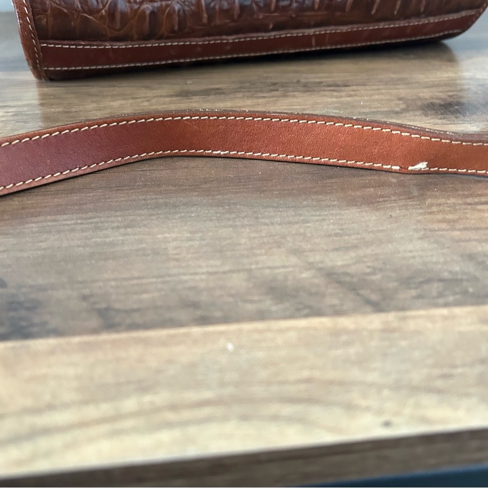 BRAHMIN croc embossed leather crossbody
vintage, heritage, designer, 90s, Y2K - Picture 8 of 16